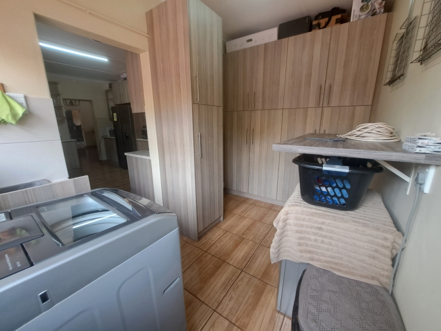 3 Bedroom Property for Sale in Vredenburg Western Cape